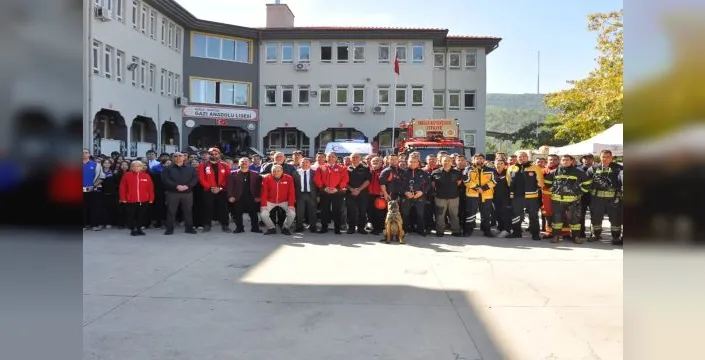 Muğla'da kurtarma ekipleri okulda yangın tatbikatı yaptı
