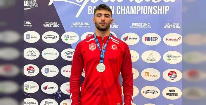 Muhammed Emin Uyumaz, Balkan güreş şampiyonasında ikincilik elde etti