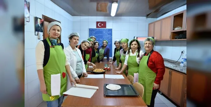 Muratpaşa'da meslek edindirme kurslarına kayıt süreci başladı