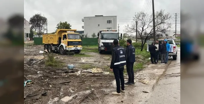 Nilüfer'de 4 çadır kaldırıldı, bölge temizlendi