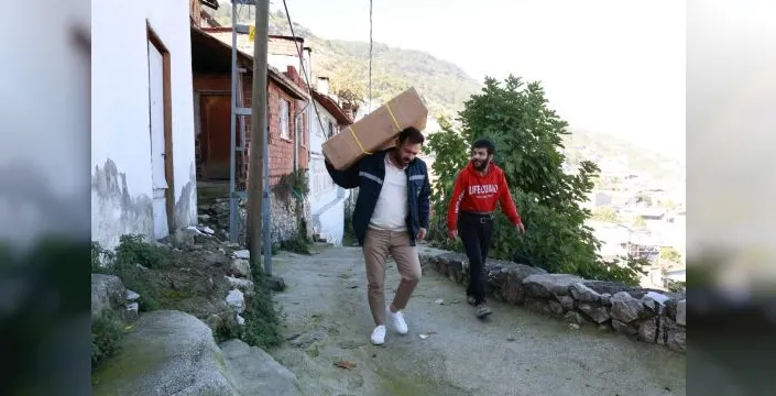 Osmangazi Belediyesi'nden engelli bireylere tekerlekli sandalye desteği