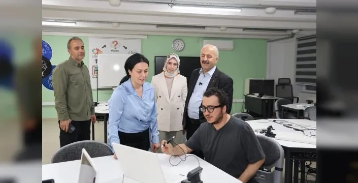 Oytun Erbaş Gebze'de gençlerle buluştu