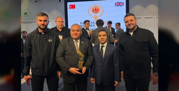 Özarslan'a uluslararası hizmet ödülü