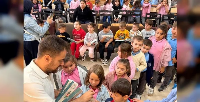Sakarya'da çocuklara 'Bir Hikaye Bin Neşe' ile eğitim