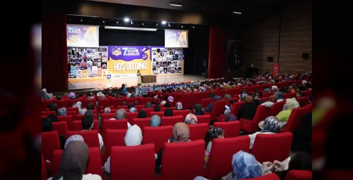 Saliha Erdim, Çayırova'da aile kavramını ele aldı
