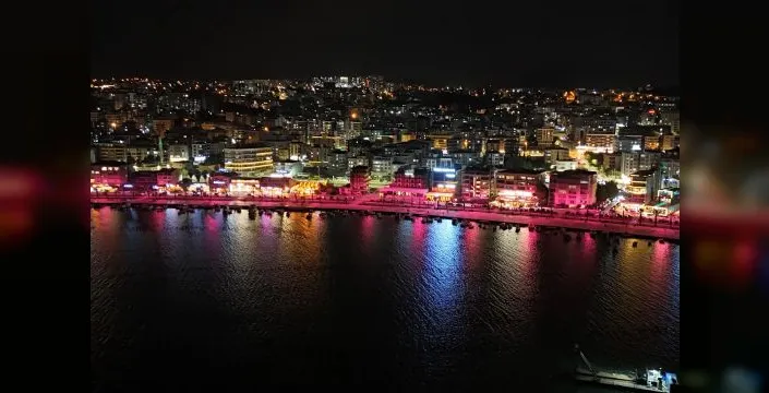 Samsun Atakum sahilinde pembe aydınlatma uygulaması