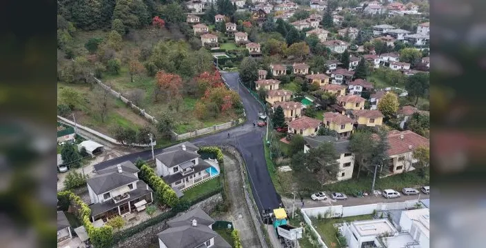 Sapanca'da 750 metrelik yol sıcak asfaltla yenilendi
