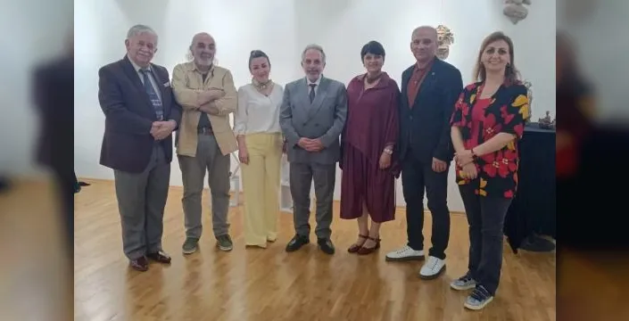 Seramik sanatçısı Nurcihan Cihan'a miras taşıyıcısı kartı verildi