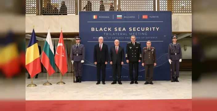 Üç ülkenin savunma liderleri Sofya'da toplandı