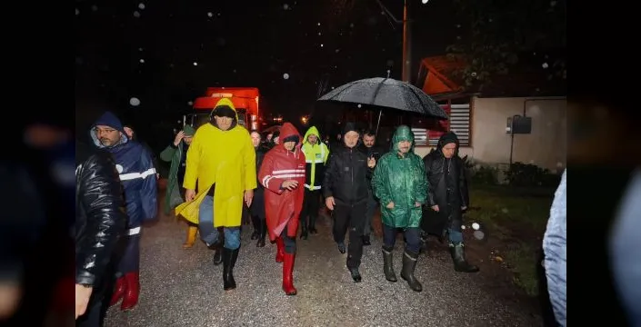Vali ve Büyükşehir Başkanı sahadaki ekipleri denetledi