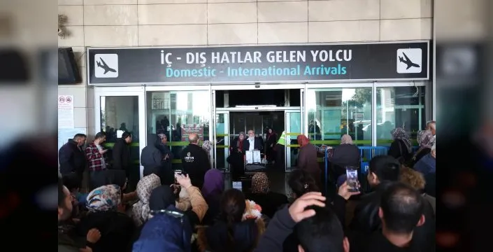 Vefa umresi kafilesi Konya'ya döndü