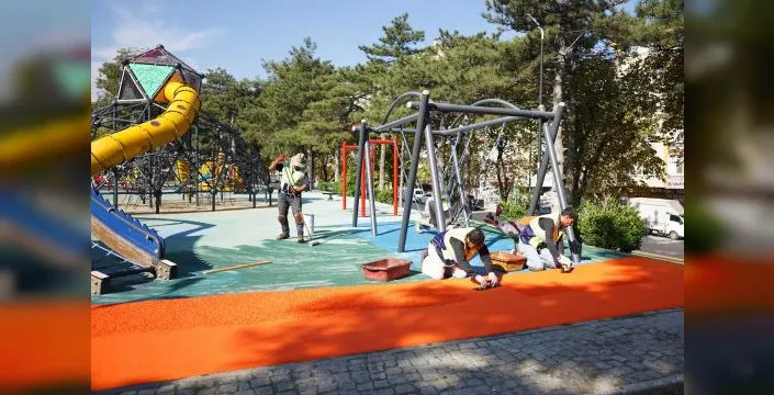 Yıldırım'da parklar kış öncesi bakıma alındı